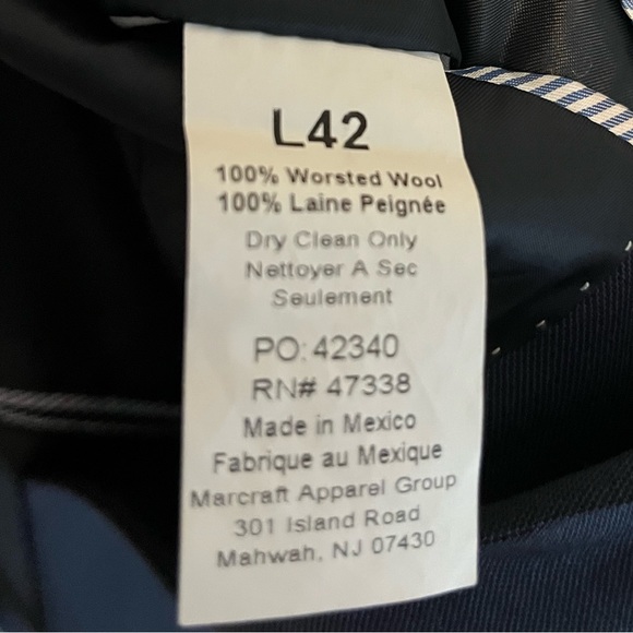 Men’s Tommy Hilfiger Navy Suite - Jacket is 42L and Pants 36w 32L - Picture 3 of 6